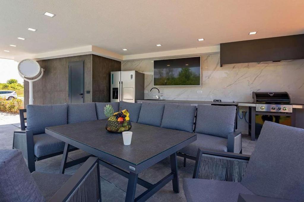 Seaview Apartment Фунтана Екстериор снимка